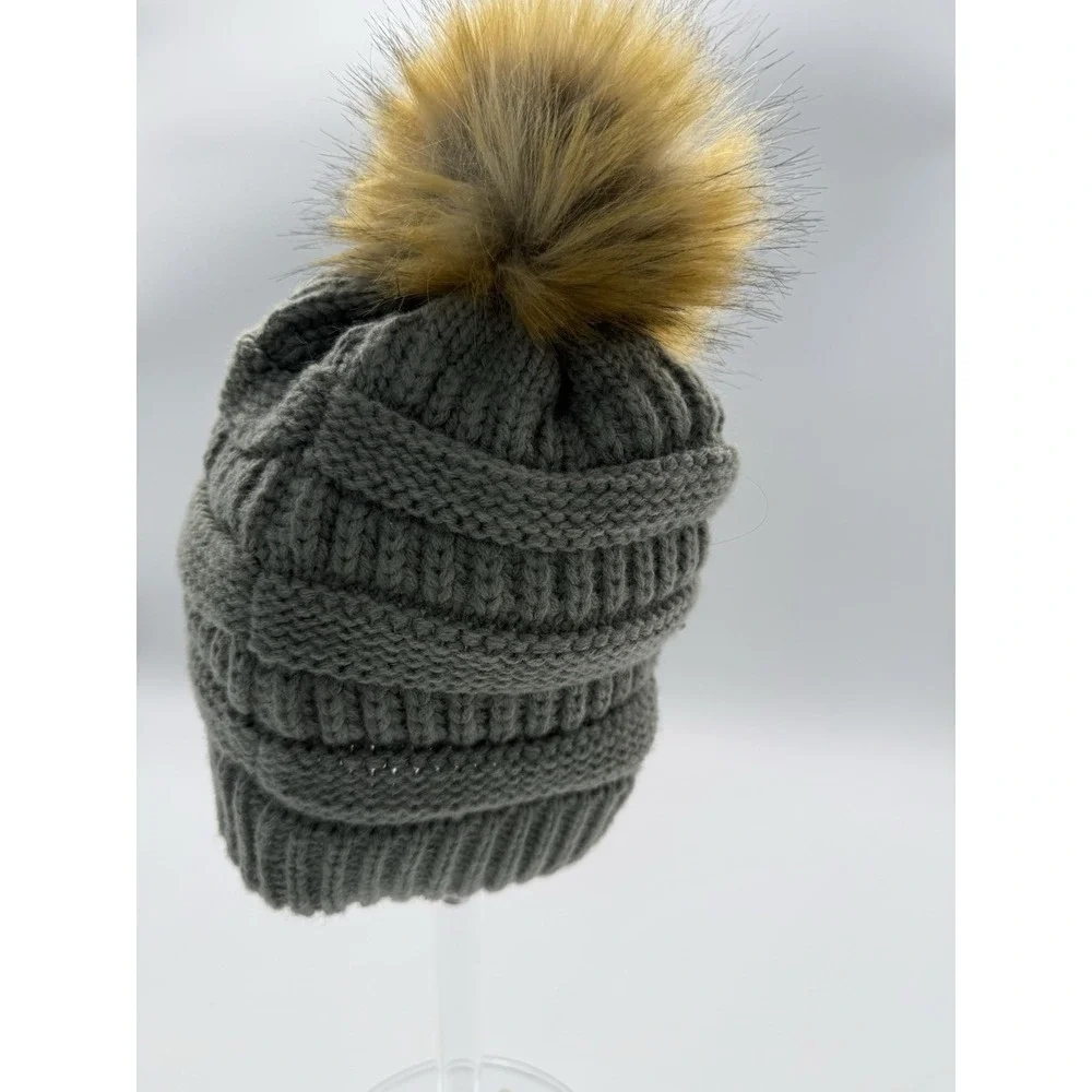 CC Beanie Hat Fuzzy Cuff Cable Knit Pom Pom Thick Knit Stretch‎ Soft Gray